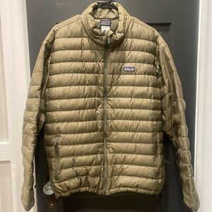 Men’s Patagonia Down Sweater Size Large